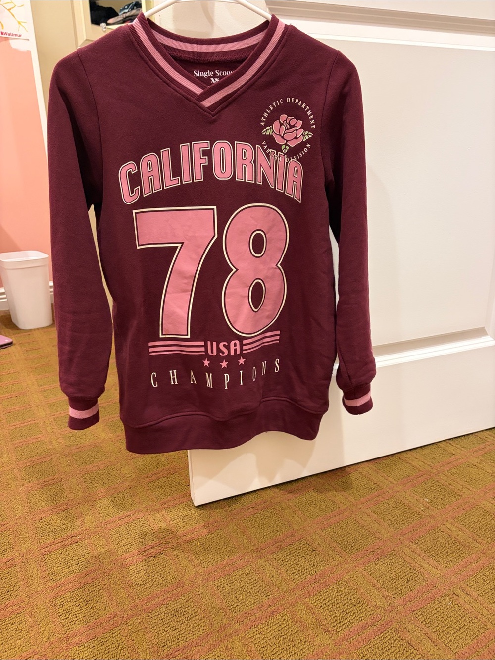Women’s comfortable lightweight v neck